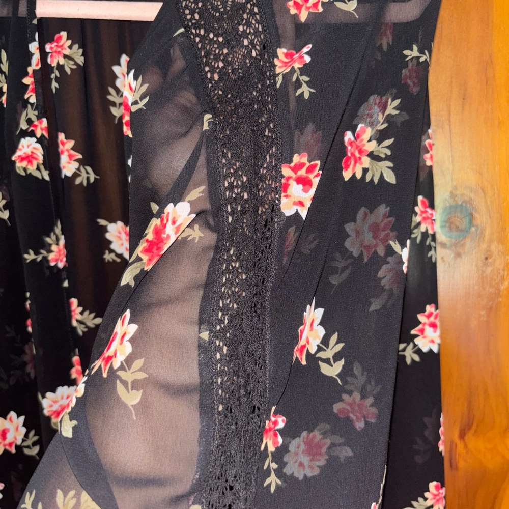 Express Floral Kimono - Picture 3 of 4
